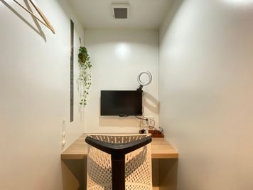 グレイドパーク秋葉原（旧：TIMESHARING秋葉原奥山ビル） テレワークブース B（小）の室内の写真