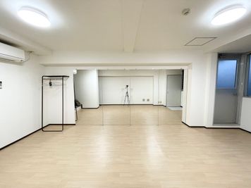 広島レンタルスタジオBuddy ダンスができるレンタルスタジオの室内の写真