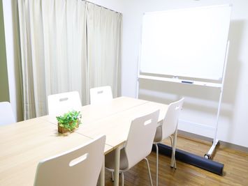 北千住FRIENDS IX 安い・綺麗・明るい会議室！様々な用途でご利用いただけます。の室内の写真