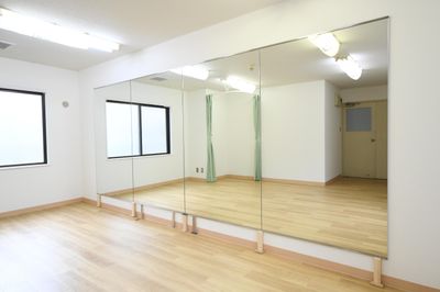 千葉 ダンススタジオ ジュメイラ千葉（旧ソリッドリファイン千葉） 千葉 ダンススタジオ NFレンタルスタジオ千葉1号店の室内の写真