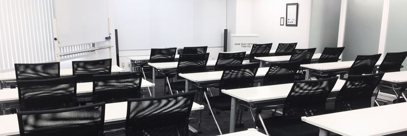 新宿・渋谷・代々木エリア
激安会議室 - ONE DAY OFFICE TOKYO 【朝会大人気】４階会議室Ⅰの室内の写真