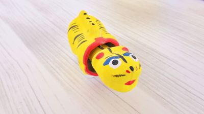 当スタジオのマスコットがお出迎えします。（大阪・道修町「少彦名神社」の張り子の虎さん） - レンタルスタジオDAYS 与野店 レンタルスタジオDAYS 与野２階の室内の写真