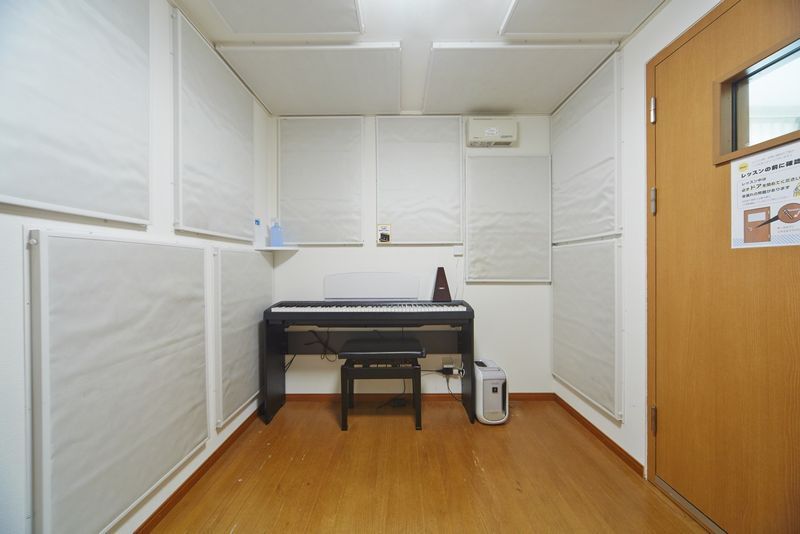 ザーラ・カンパニー 電子ピアノ【３～４畳】（Bルーム）の室内の写真