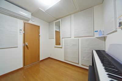 ザーラ・カンパニー 電子ピアノ【３～４畳】（Bルーム）の室内の写真