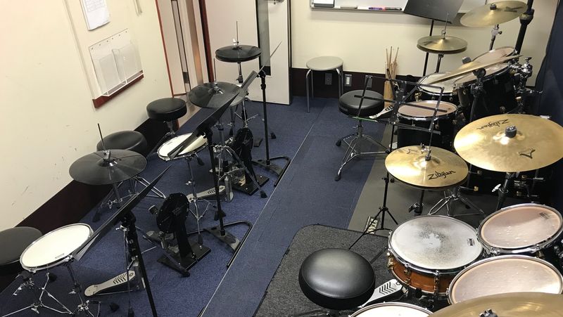 スガナミミュージックサロン品川 ドラムレンタル（ドラム専用部屋）の室内の写真