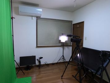 配信スタジオスペース
 - 撮影・配信スタジオ １Fレンタル撮影・配信スタジオの室内の写真