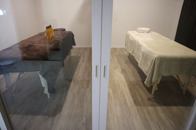 施術ルームには扉もついています - レンタルサロンBlanco　 salon Blanco伏見店【A】の室内の写真