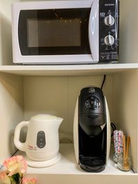 冷蔵庫、電子レンジ、電気ケトル、コーヒーサーバー完備♪♪ - トーノア🏠新大阪 パーティスペースの室内の写真