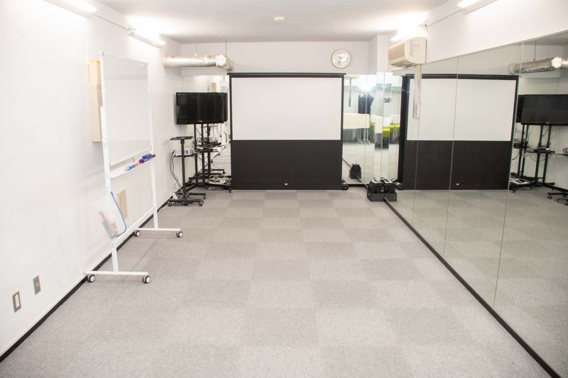 貸会議室・研修・撮影 - ブルースペース神田（貸スペース）