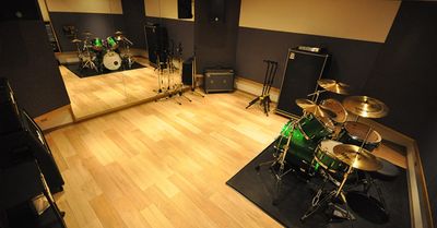 こちらはスタジオの一例です。 - スタジオパックス 北千住店 音楽スタジオの室内の写真