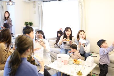 最大16人着席可能です。 - Namba-studioの室内の写真