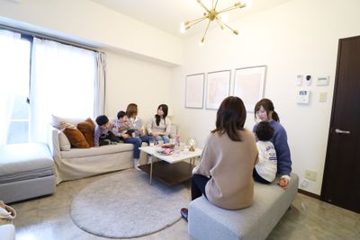 最大16人着席可能です。 - Namba-studioの室内の写真