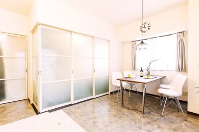 4人掛けのダイニングテーブルがございます。 - Namba-studioの室内の写真