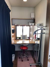 メイクスペース
 - 撮影・配信スタジオ 2Fレンタルスペースの室内の写真