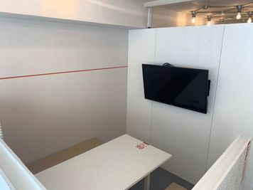 オフィスパーク 六本木コークス オープンフロアスペースの室内の写真
