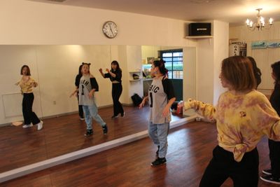 ダンススタジオならではの大きな鏡 - GALAXYダンススタジオ イベントスペースの室内の写真