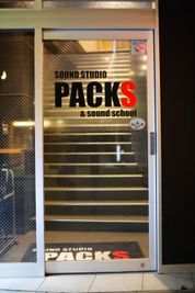 入り口は２階です。 - スタジオパックス 船橋店 S4ダンススタジオの外観の写真