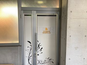レンタルスペース八女市役所前 20名収容◆パーティー/WEB会議/事務所利用/楽器演奏の入口の写真