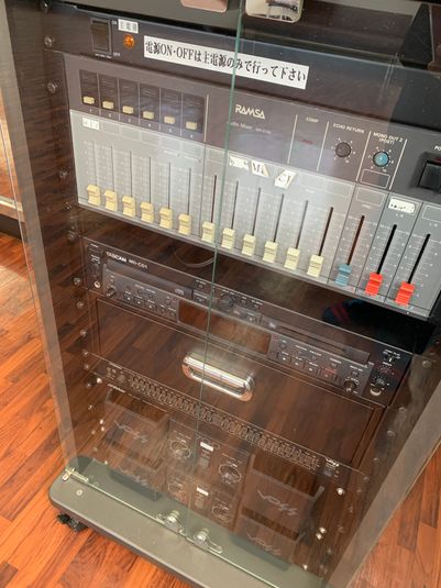 広くて鏡もある貸しスタジオ - スタジオレンタル