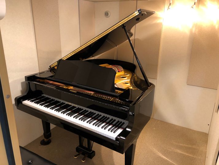 ヴァーヴピアノスタジオ Fスタジオの室内の写真