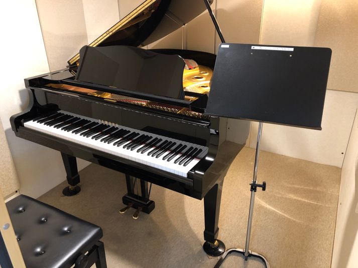 Fスタジオ（弦・管楽器不可） - ヴァーヴピアノスタジオ