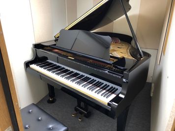 【JR渋谷駅徒歩5分】グランドピアノの練習が出来るスペース（ピアノ練習専用） - ヴァーヴピアノスタジオ