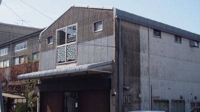 三角屋根の工場をリノベーション。窓に装飾もして頂けます。 - soko station 146 イベント・撮影スペースの外観の写真