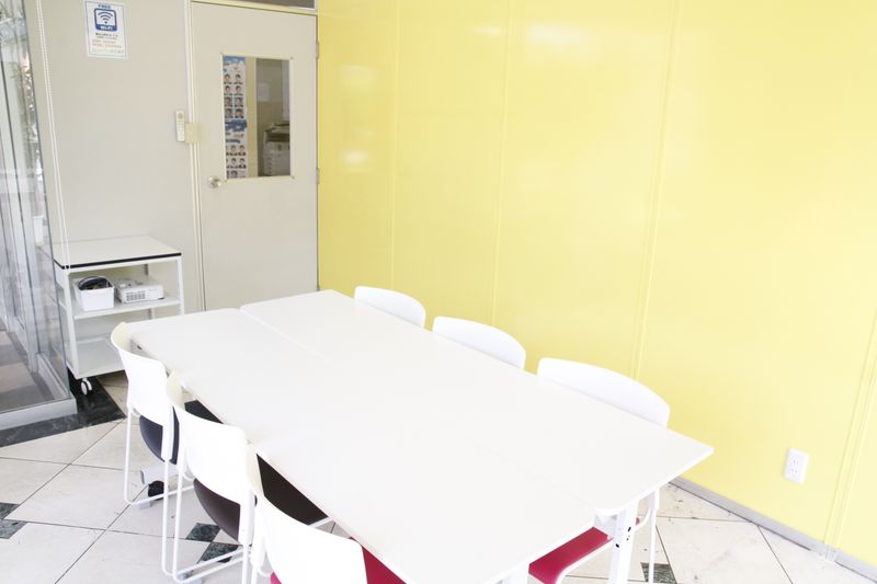 小禄201会議室[定員6+α] - みんなの貸会議室　那覇小禄駅前店