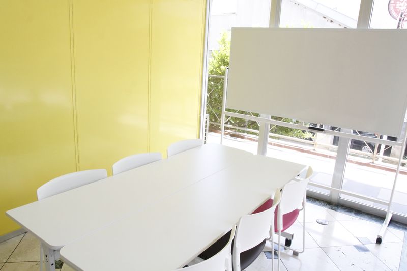 小禄201会議室[定員6+α] - みんなの貸会議室　那覇小禄駅前店