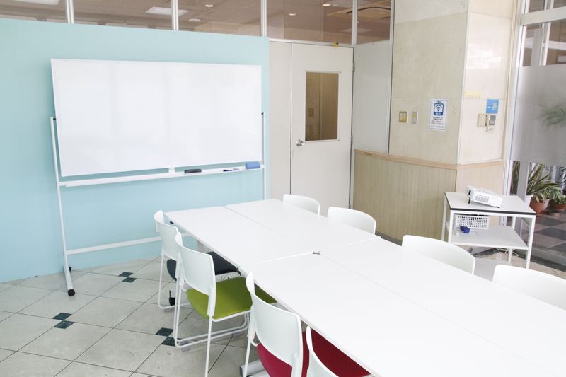 小禄202会議室[定員10+α] - みんなの貸会議室　那覇小禄駅前店