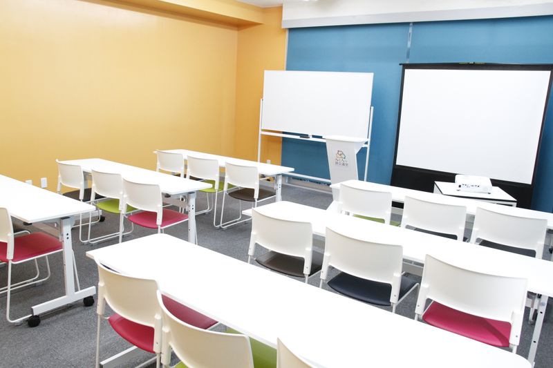 小禄702会議室[定員18+α] - みんなの貸会議室　那覇小禄駅前店