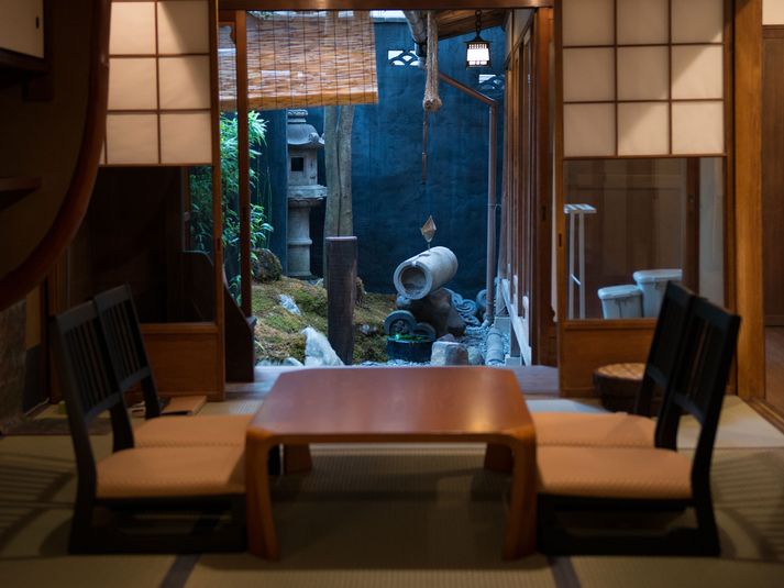「五条みやび」昭和10年の京町家 多目的スペースの室内の写真