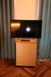 テレビ（24inc） - レンタルスペース「武州長瀬」 会議室、リモートオフィス、サロンの設備の写真