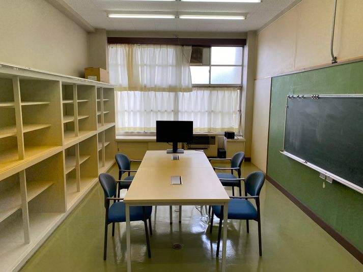 少人数の利用、オンライン会議などに最適な大きさのスペースです - 八ヶ岳コモンズ サイレントルーム（１Ｆ）の室内の写真