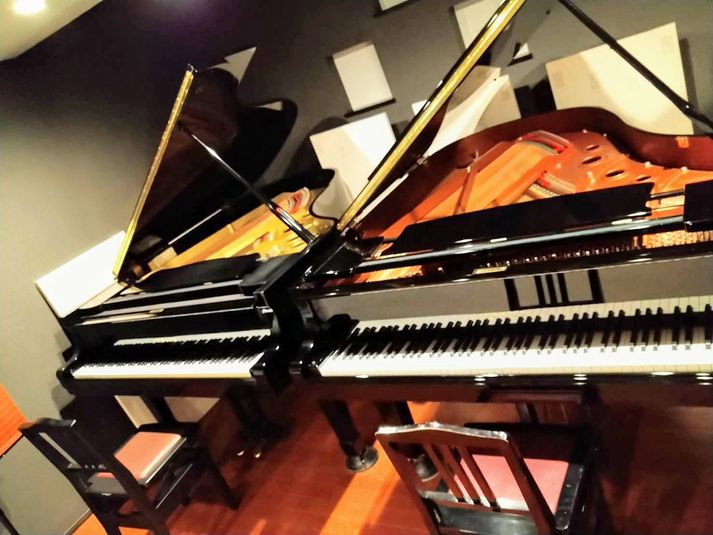 YAMAHAG5・C3X - Studio Rubato  2台ピアノが使える音楽スタジオの室内の写真