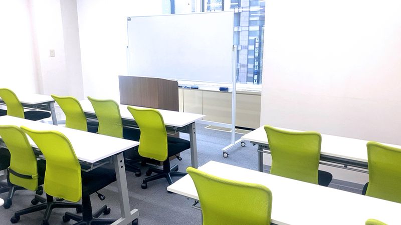 ５２１号室（大阪駅前第１ビル５階） - 自習室うめだの貸し会議室　１ビル