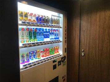 自動販売機(ホテル館内) - ホテルウィング旭川駅前 会議室 ライラックの設備の写真