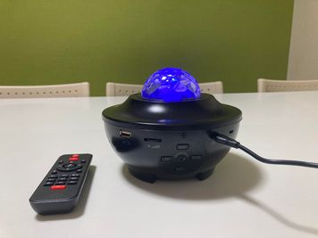 プロジェクター本体 - 市川駅前としょかんのうらいちかわ 市川駅前レンタルスペース・サロン・会議室「としょかんのうら市川」の室内の写真