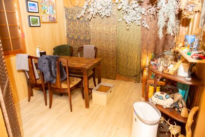 カフェ御結（おむすび） 【飲食持ち込み可能！】隠れ家感ある個室　WIFI高速の室内の写真