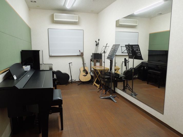 スガナミ楽器永山センター 練習室(3番部屋）の室内の写真