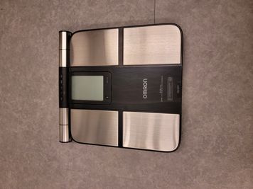 OMRON 体組成計 - 銀座 トレーニング ジム レンタルジム、プライベートジムの設備の写真