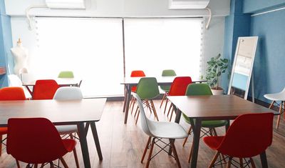 【御堂筋線江坂駅徒歩５分！２０名利用可！】Wi-Fi無料　綺麗でおしゃれな室内　南向きの明るいスペース - 北欧スタイルCOCOflap江坂