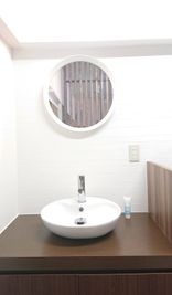 洗面化粧台 - 北欧スタイルCOCOflap江坂 【御堂筋線江坂駅５分！２０名利用可能】完全個室レンタルスペースの設備の写真