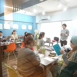 写真講座 - 北欧スタイルCOCOflap江坂 【御堂筋線江坂駅５分！２０名利用可能】完全個室レンタルスペースの室内の写真