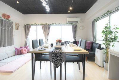 自然光たっぷり🌈貸切スペース【アイリス池袋】 - 長時間割✨池袋駅西口料理可能な24時間営業貸切レンタルスペース レンタルスペース【アイリス池袋】5F🌈の室内の写真