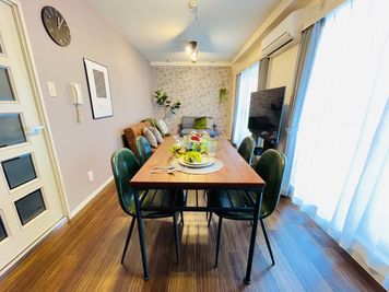 ８人座れて帰りたくなくなるお部屋です。 - ルカリオ北堀江 パーティールーム、多目的ルームの室内の写真