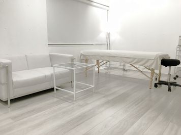 レンタルサロンaMieu麻布十番 aMieu麻布十番/Blanc(白)の室内の写真