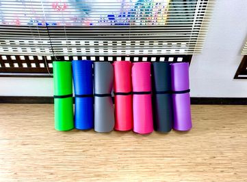 Wi-Fi/Bluetoothスピーカー/CDラジカセ/ヨガマット7個/リングライト/スマホスタンド/各種ケータイ充電器 - レンタルスペースDeals水前寺 Deals水前寺  ２階スタジオの設備の写真