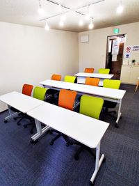 高崎駅西口徒歩５分🔸１時間から利用可🔹コンパクト会議室/面接/研修/ミーティング/サークル活動に🔸〜12名着席可 - のら猫会議室