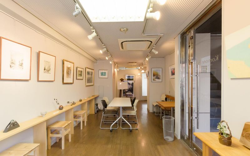 ギャラリー兼多目的スペース - レンタルアートゾーンKomore-bi